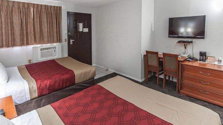 Econo Lodge and Suites Drumheller Room