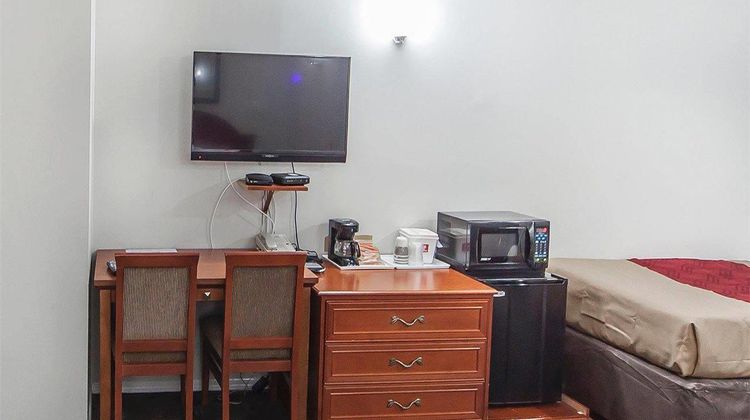 Econo Lodge and Suites Drumheller Room