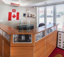 Econo Lodge and Suites Drumheller Lobby