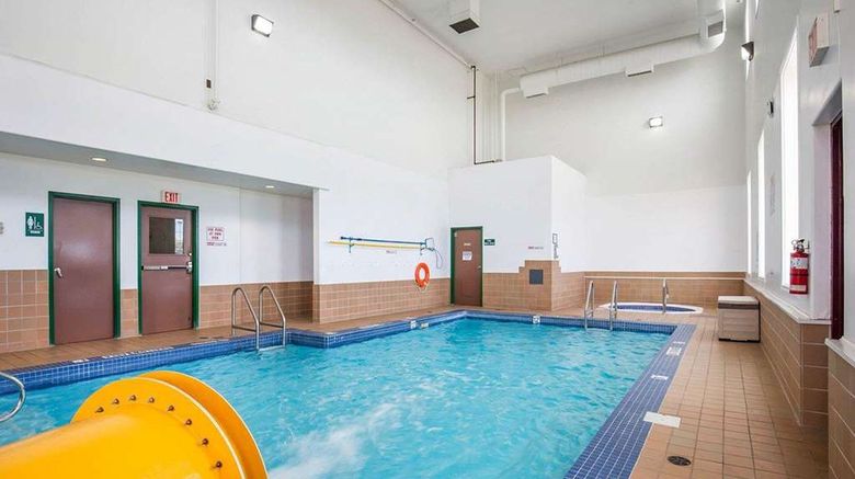 <b>Quality Inn & Suites Lethbridge Pool</b>. Images powered by <a href="https://iceportal.shijigroup.com/" title="IcePortal" target="_blank">IcePortal</a>.