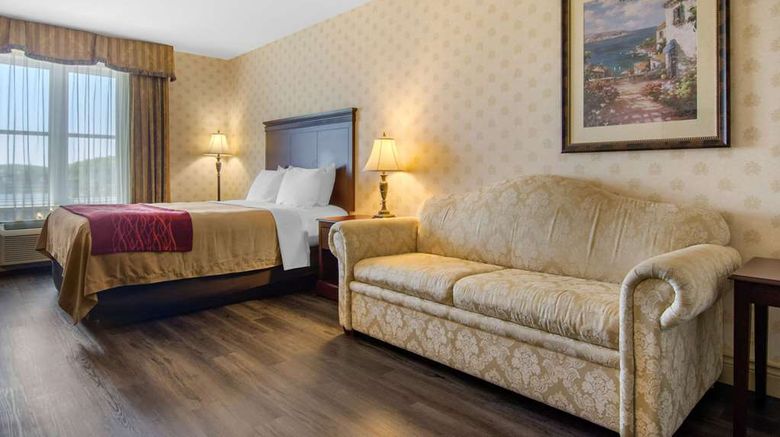 <b>Comfort Inn & Suites Saint-Nicolas Room</b>. Images powered by <a href="https://iceportal.shijigroup.com/" title="IcePortal" target="_blank">IcePortal</a>.