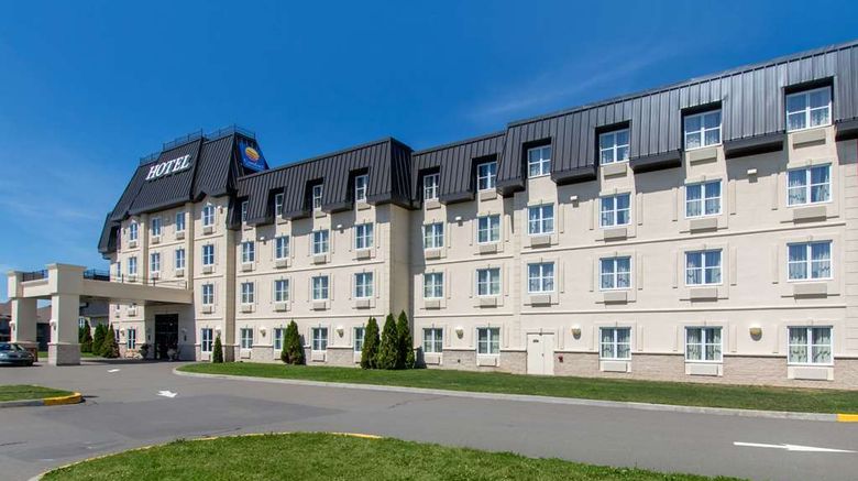 <b>Comfort Inn & Suites Saint-Nicolas Exterior</b>. Images powered by <a href="https://iceportal.shijigroup.com/" title="IcePortal" target="_blank">IcePortal</a>.