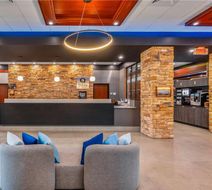 Quality Inn & Suites Levis Lobby