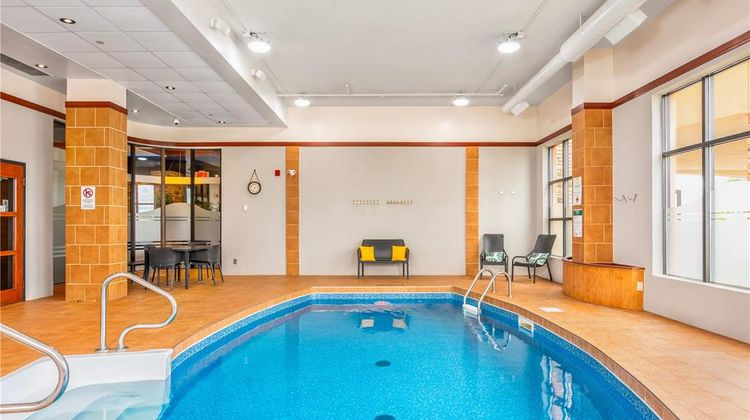 Quality Inn & Suites Levis Pool
