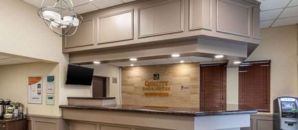 Quality Inn and Suites Lobby