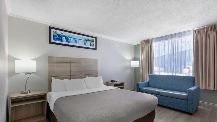 Quality Inn and Suites Room