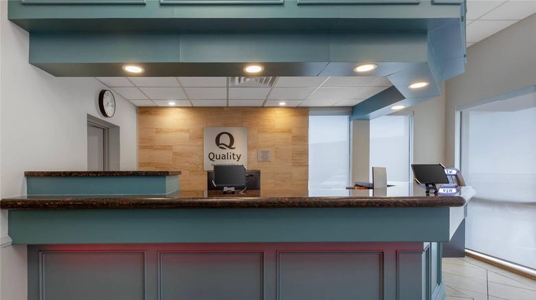 <b>Quality Inn and Suites Lobby</b>. Images powered by <a href="https://iceportal.shijigroup.com/" title="IcePortal" target="_blank">IcePortal</a>.