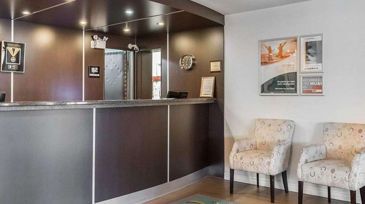 Quality Inn Mont-Laurier Lobby