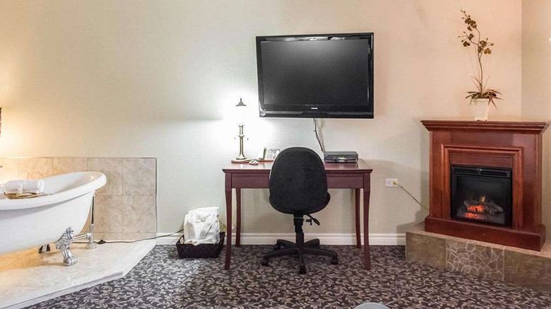 <b>Quality Inn Mont-Laurier Room</b>. Images powered by <a href="https://iceportal.shijigroup.com/" title="IcePortal" target="_blank">IcePortal</a>.