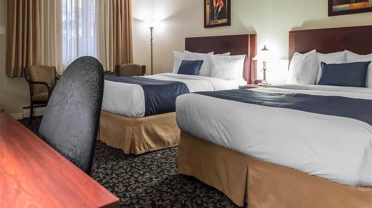 Quality Inn Mont-Laurier Room