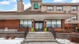 Quality Hotel Burlington Exterior