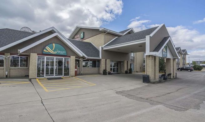 Quality Inn West Edmonton Exterior