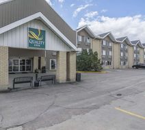 Quality Inn West Edmonton Exterior