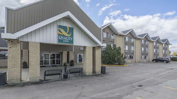 Quality Inn West Edmonton Exterior