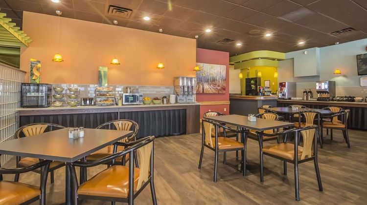 Quality Inn West Edmonton Restaurant