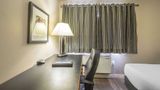 Quality Inn West Edmonton Room