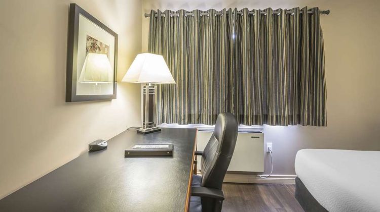Quality Inn West Edmonton Room