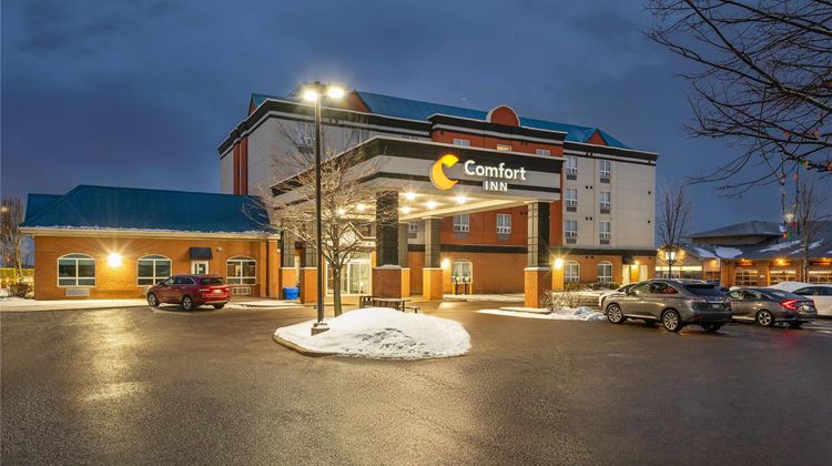 Comfort Inn Mississauga Exterior