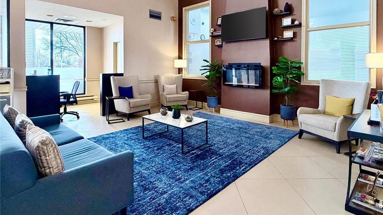 <b>Comfort Inn & Suites Ambassador Bridge Lobby</b>. Images powered by <a href="https://iceportal.shijigroup.com/" title="IcePortal" target="_blank">IcePortal</a>.