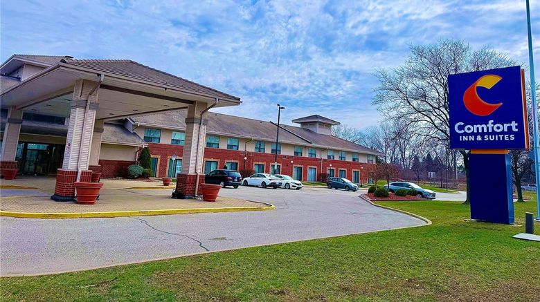 Comfort Inn  and  Suites Ambassador Bridge Exterior. Images powered by <a href="https://iceportal.shijigroup.com" target="_blank" rel="noopener">Ice Portal</a>.