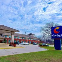 Comfort Inn & Suites Ambassador Bridge