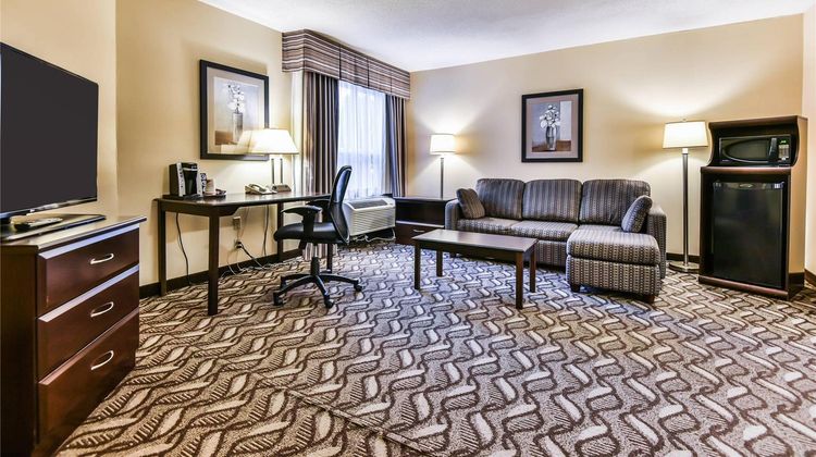 Comfort Inn & Suites Ambassador Bridge Suite