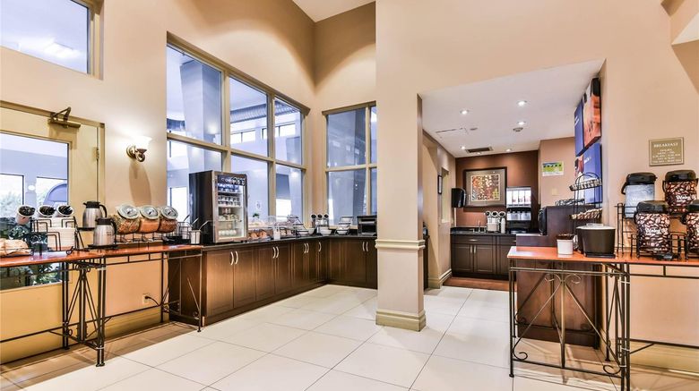 <b>Comfort Inn & Suites Ambassador Bridge Restaurant</b>. Images powered by <a href="https://iceportal.shijigroup.com/" title="IcePortal" target="_blank">IcePortal</a>.