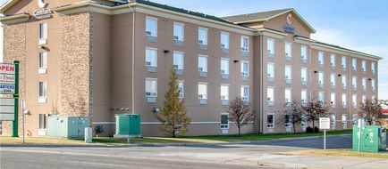 Comfort Inn and Suites Airdrie Exterior