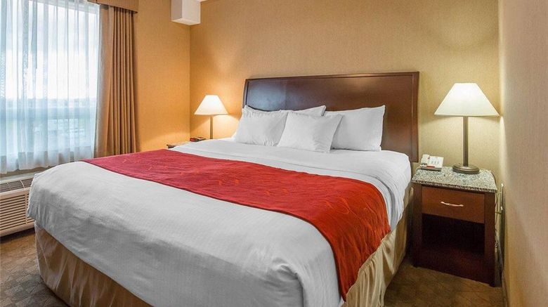 <b>Comfort Inn & Suites Suite</b>. Images powered by <a href="https://iceportal.shijigroup.com/" title="IcePortal" target="_blank">IcePortal</a>.