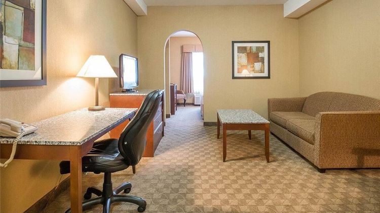 Comfort Inn and Suites Airdrie Suite