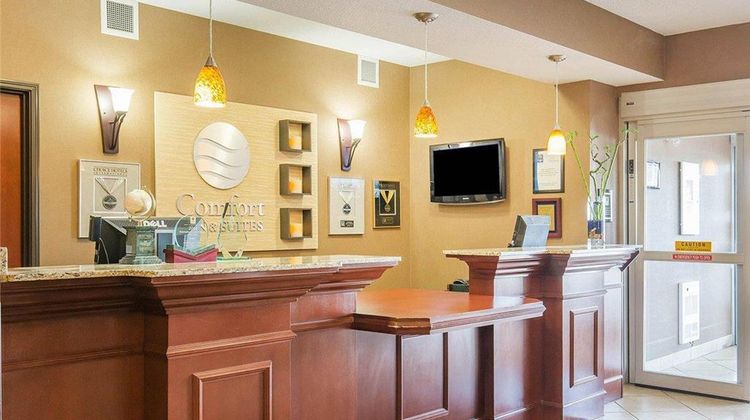 Comfort Inn and Suites Airdrie Lobby