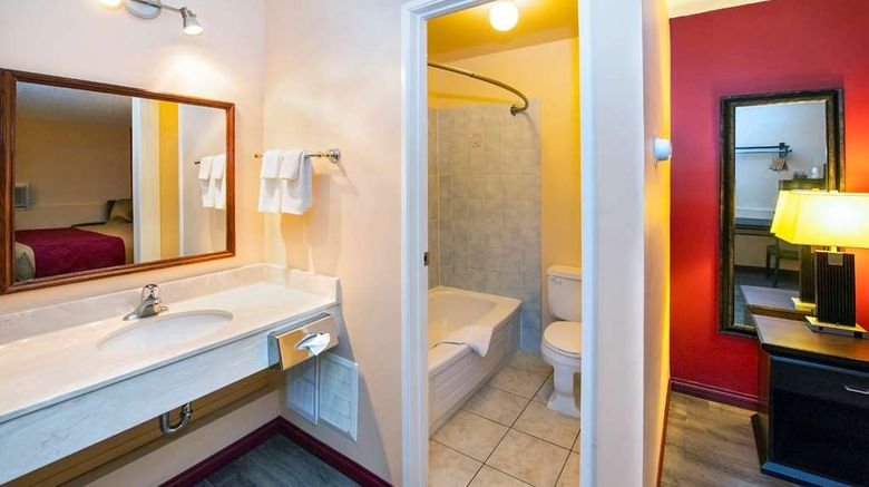 <b>Econo Lodge Edson Room</b>. Images powered by <a href="https://iceportal.shijigroup.com/" title="IcePortal" target="_blank">IcePortal</a>.