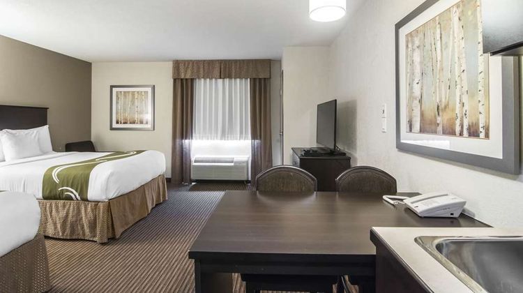 Quality Inn & Suites, a Thompson Hotel Room