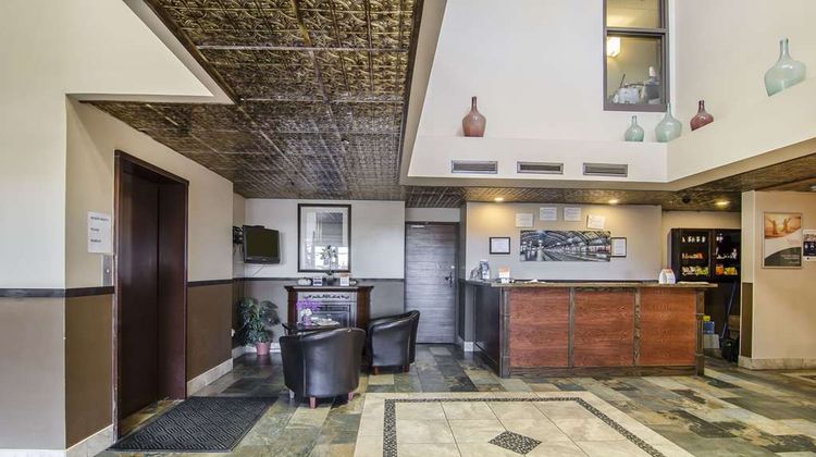 Econo Lodge Lloydminster Lobby