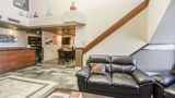 Econo Lodge Lloydminster Lobby