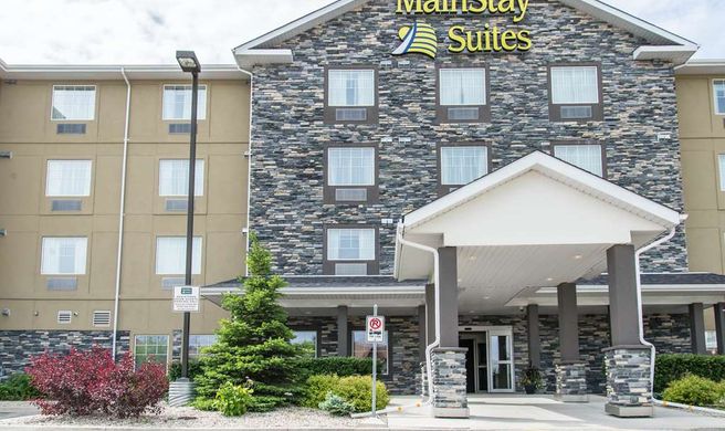 MainStay Suites Winnipeg Exterior
