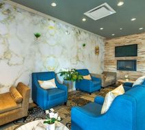 Comfort Inn & Suites Surrey Lobby
