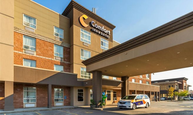 Comfort Inn & Suites Surrey Exterior