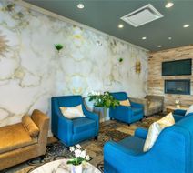 Comfort Inn & Suites Surrey Lobby