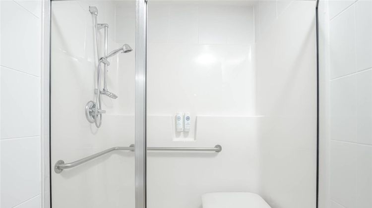 Comfort Inn & Suites Surrey Room