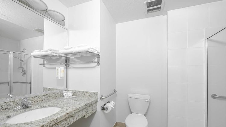 Comfort Inn & Suites Surrey Room