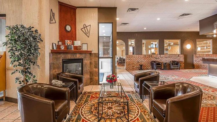 Quality Inn North Hill Lobby