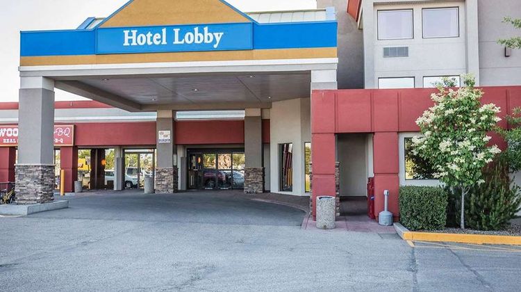 Quality Inn North Hill Exterior