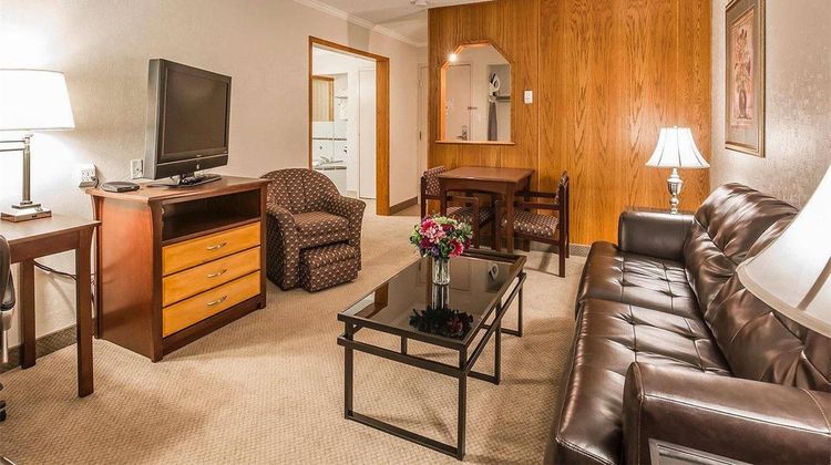 Quality Inn North Hill Room