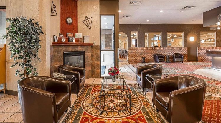 Quality Inn North Hill Lobby