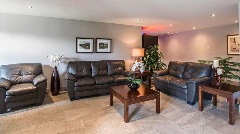 <b>Econo Lodge Lobby</b>. Images powered by <a href="https://iceportal.shijigroup.com/" title="IcePortal" target="_blank">IcePortal</a>.