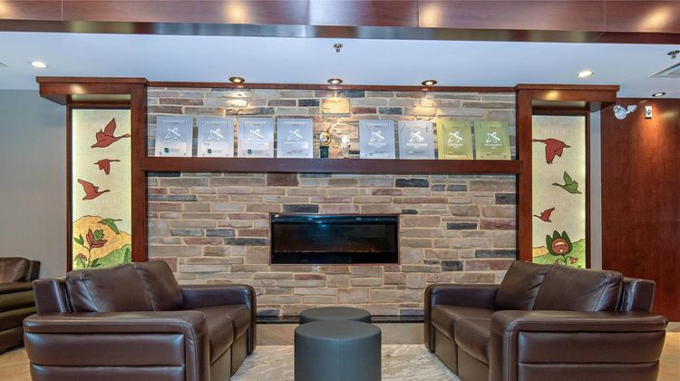 Quality Inn & Suites Val d'Or Lobby