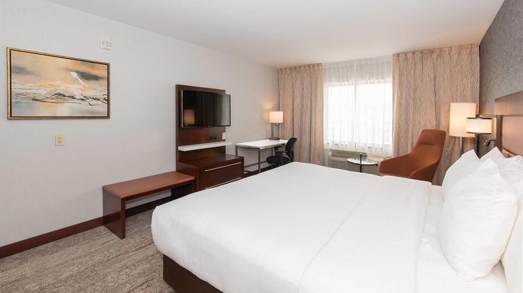 Quality Inn & Suites Val d'Or Room