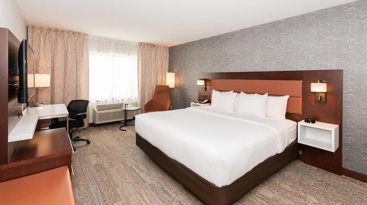 Quality Inn & Suites Val d'Or Room