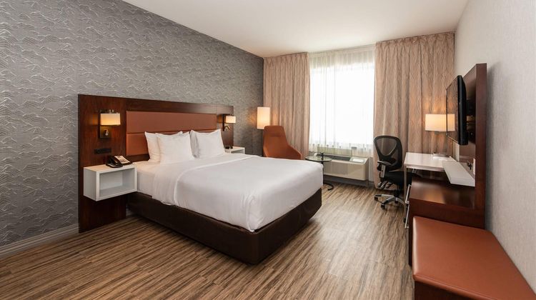 Quality Inn & Suites Val d'Or Room